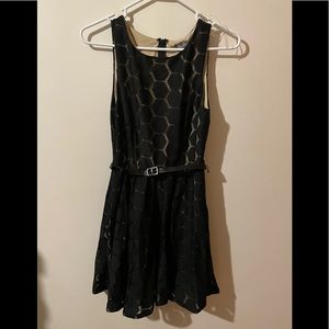 Women’s black sleeveless dress